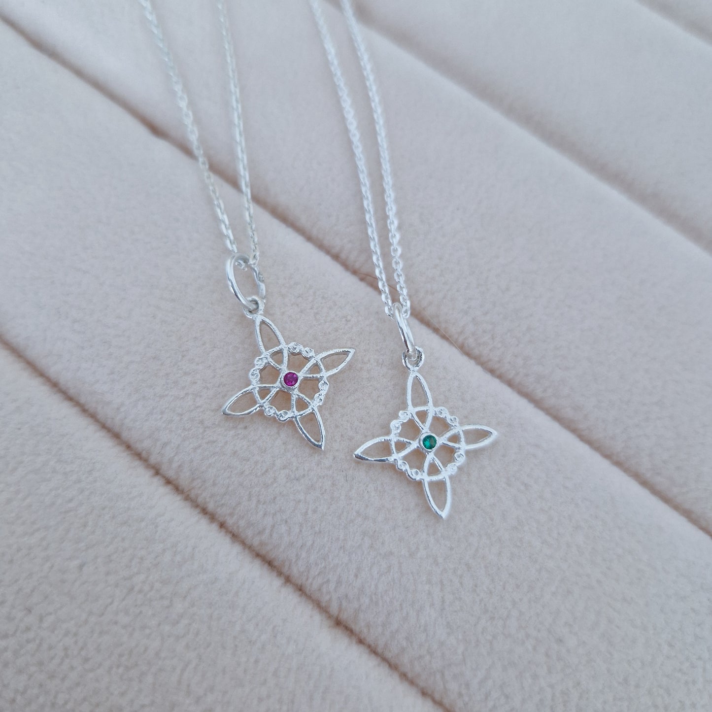 Collar mini nudo de bruja - ADA JOYITAS